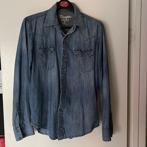 Wrangler denim button down Medium